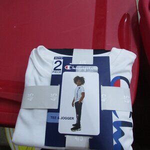 Champion tee and jogger set size 4/5